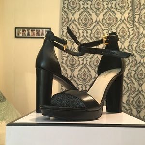 Nine West black open toe sandal